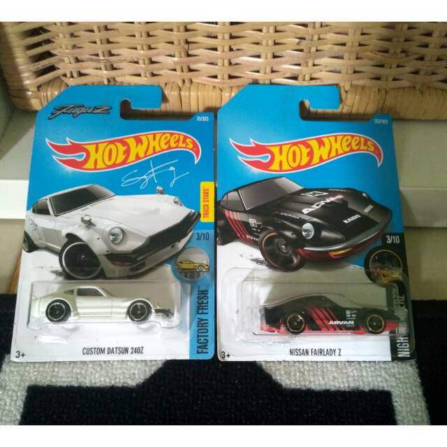 Paket Hotwheels Datsun