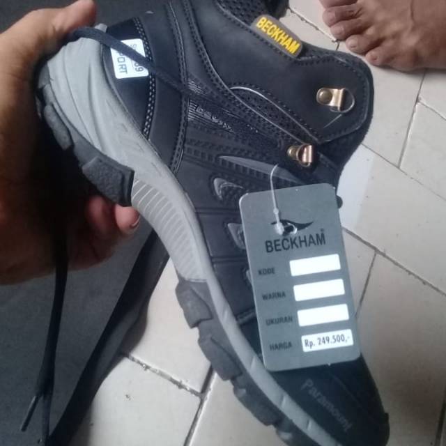 Sepatu beckham outdor
