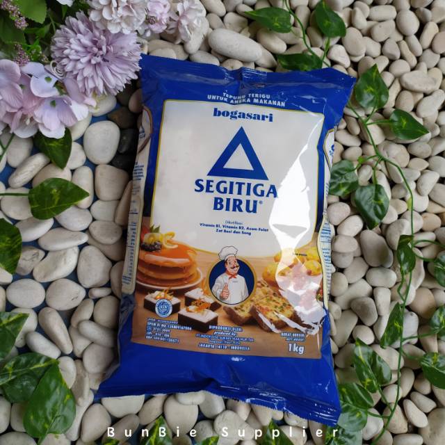 

Tepung Terigu Segitiga Biru Bogasari 1 Kg