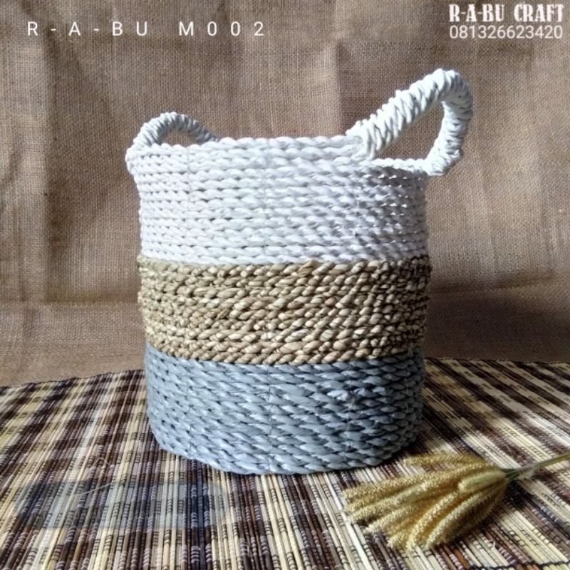 

Promo (M002) Seagrass Basket Keranjang 19x16cm|Cover Pot|Laundry|Keranjang|Gift|Wadah|Tempat|Basket |Anyaman Mendong | Seagress | Hampress | Hataran | Seserahan | Wadah Snack | Tempat Kue Kering