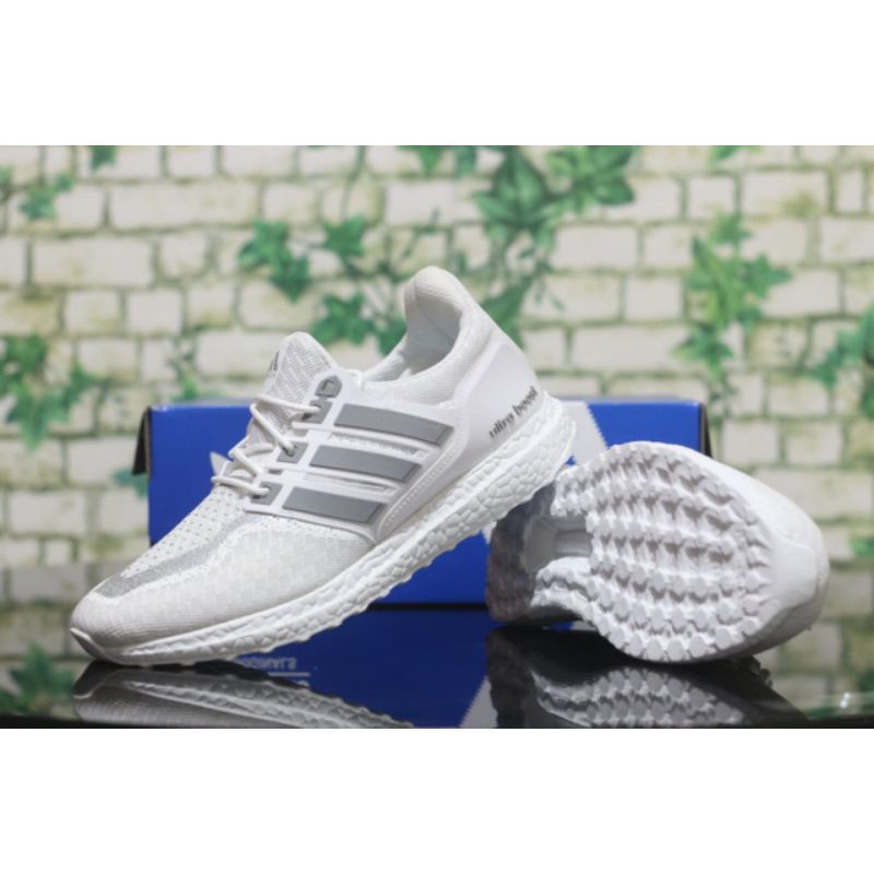 SEPATU ADIDAS OLAHRAGA