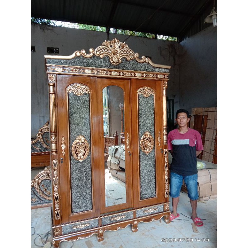 lemari pakaian kayu jati ukiran mebel Jepara