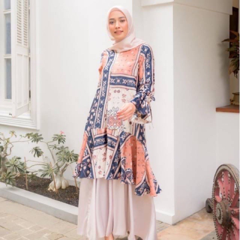 lalita tunik wearing klamby prelove