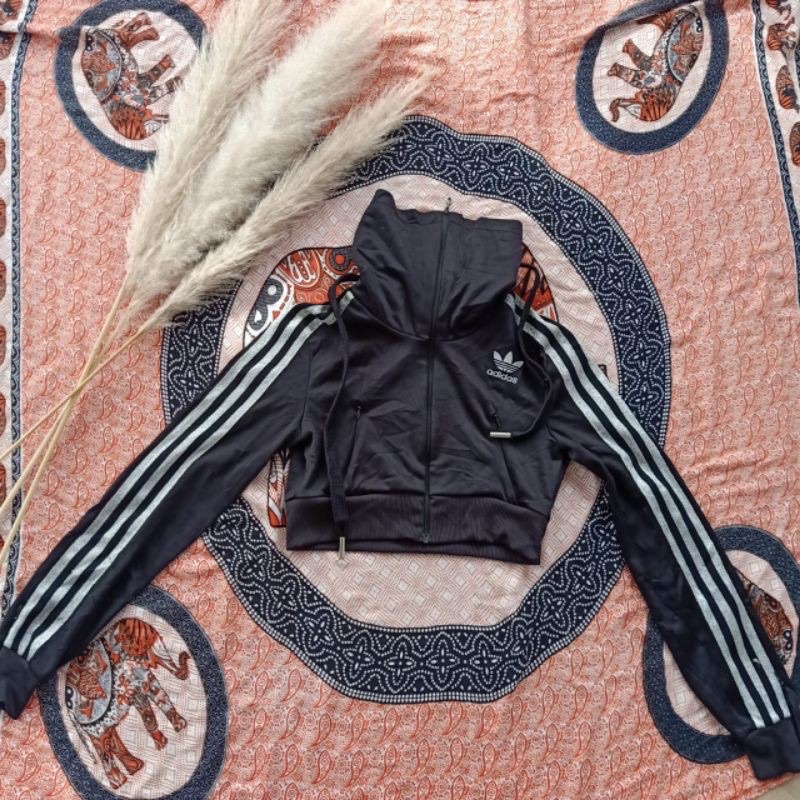 Crop adidas jacket