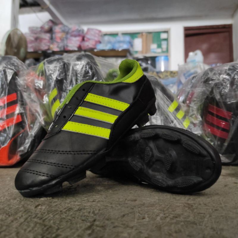 sepatu bola Anak bahan kulit