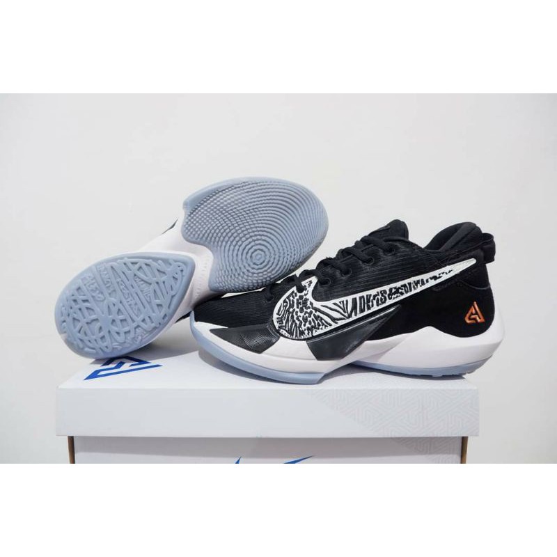 zoom freak 2 black white