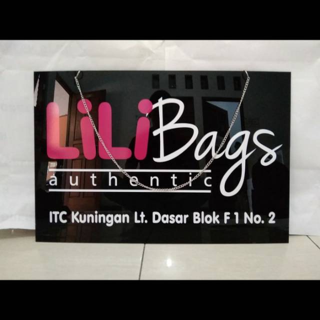 

jasa design costum papan nama toko bahan acrylic