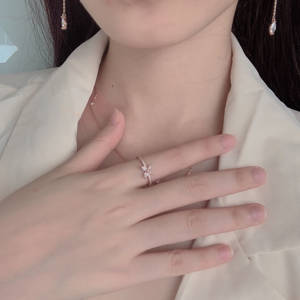 Cincin Butterfly Model Terbuka Dapat Disesuaikan Aksen Kristal Gaya Korea Untuk Wanita