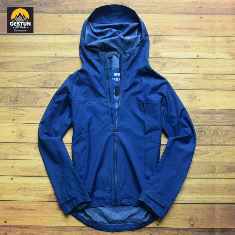 JAKET UNIQLO BLOCKTECH SECOND