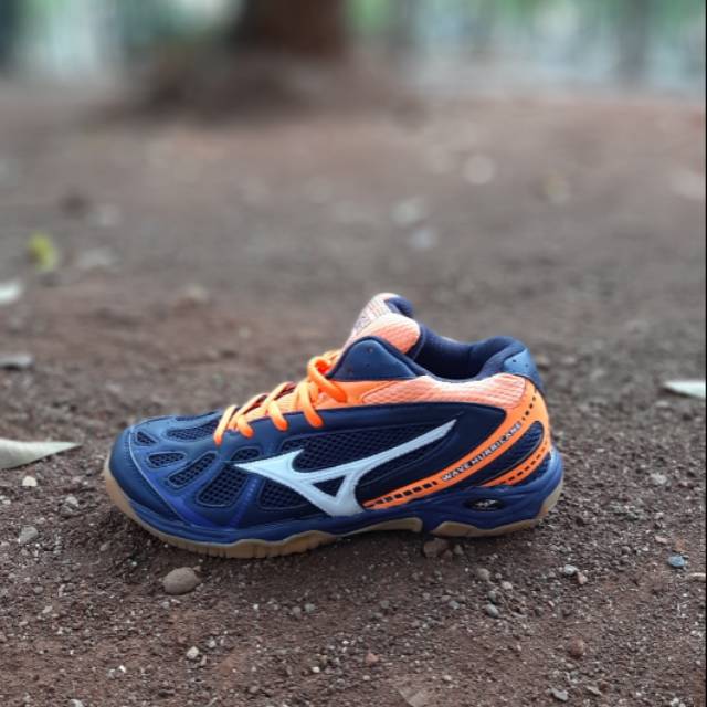 mizuno wave hurricane arancione