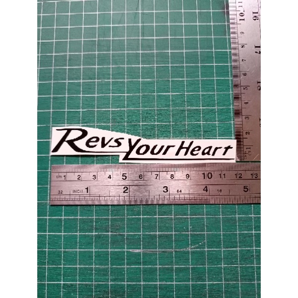 STIKER REVS YOUR HEART CUTTING