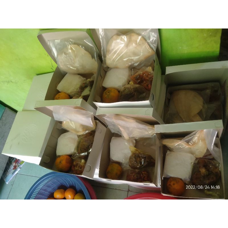 

Nasi box Betawi ayam begana Nasi Kotak