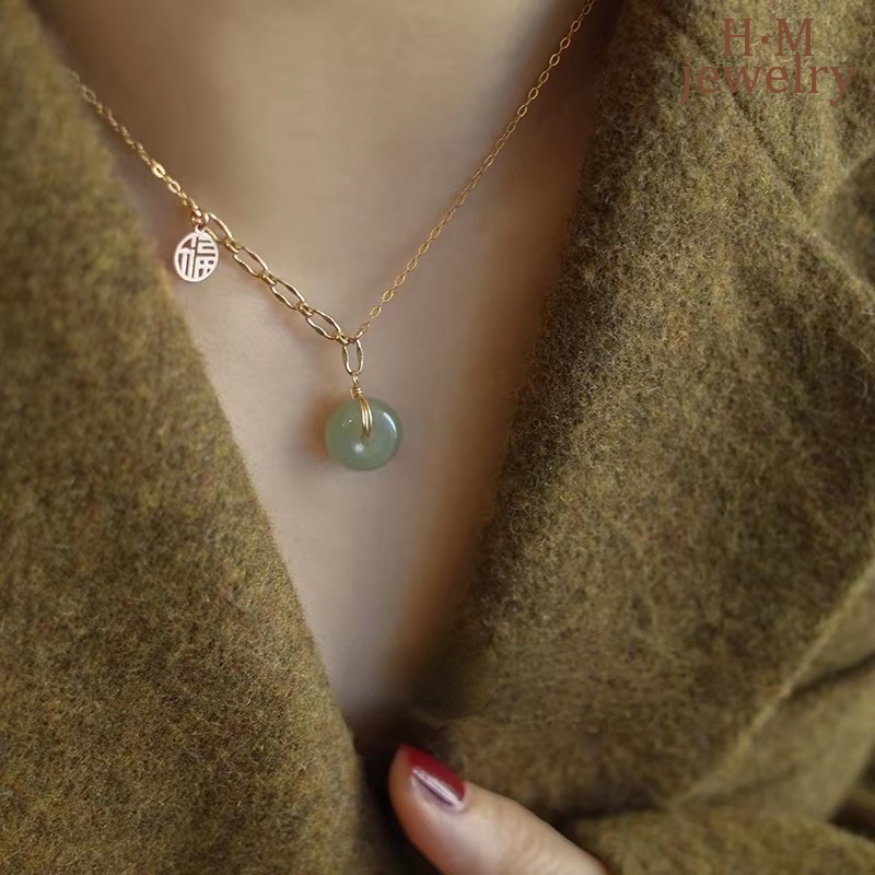 Kalung Rantai Dengan Liontin Batu Giok Hetian Vintage Untuk Wanita