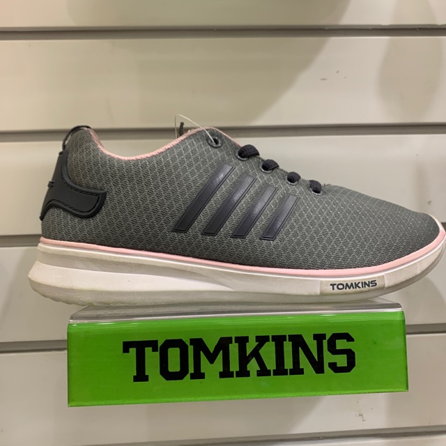 Sepatu olahraga Tomkins original