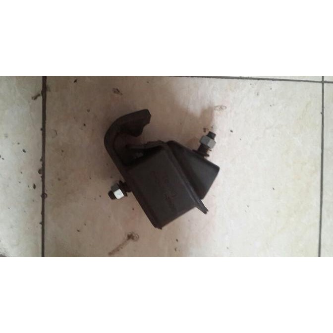 Sparepart Mobil Engine Mounting Belakang Mazda 323 Elite-Trendy / Ford Laser New Produk Rekomendasi