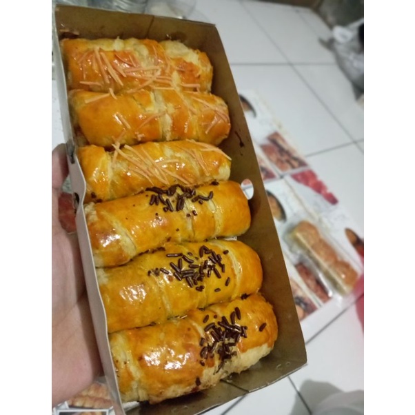 

Ssl09 MURAH DAN ENAK PISANG BOLEN LILIT KEJU / OLEH OLEH BANDUNG / SNACK / CEMILAN / KUE