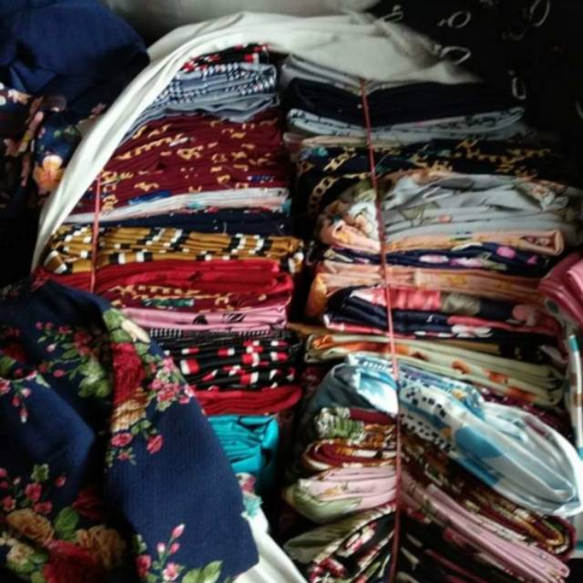 Kain Kiloan Murah ceruti wolvis silk wolycrep motif