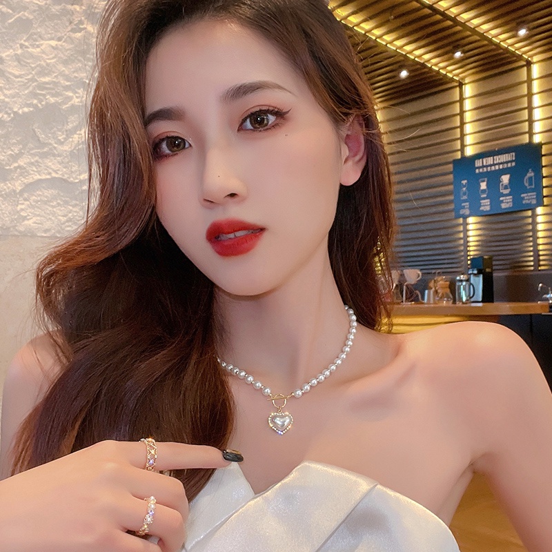 Korea Fashion Wanita Cahaya Mewah Elegan Retro Mutiara Cinta Liontin Kalung