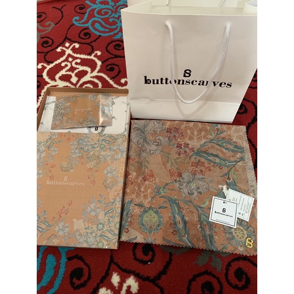 PrelovedButtonScarvesTopkapi