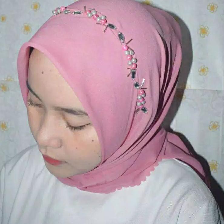 Hijab Segiempat Bella Lasercut Payet/Jilbab Bella Lasercut Payet-3