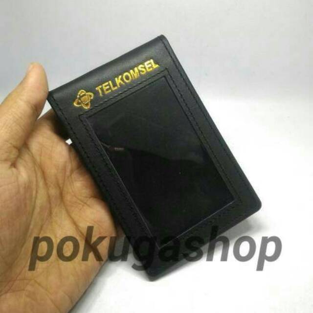 

Nametag kulit /name tag kulit telkomsel /nametag kulit asli garut /id card holder kulit telkomsel
