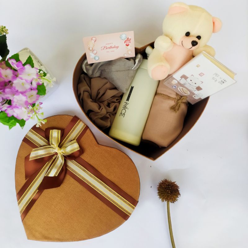 

Hampers kado ulang tahun cewek anniversary hadiah nikahan gift box souvenir