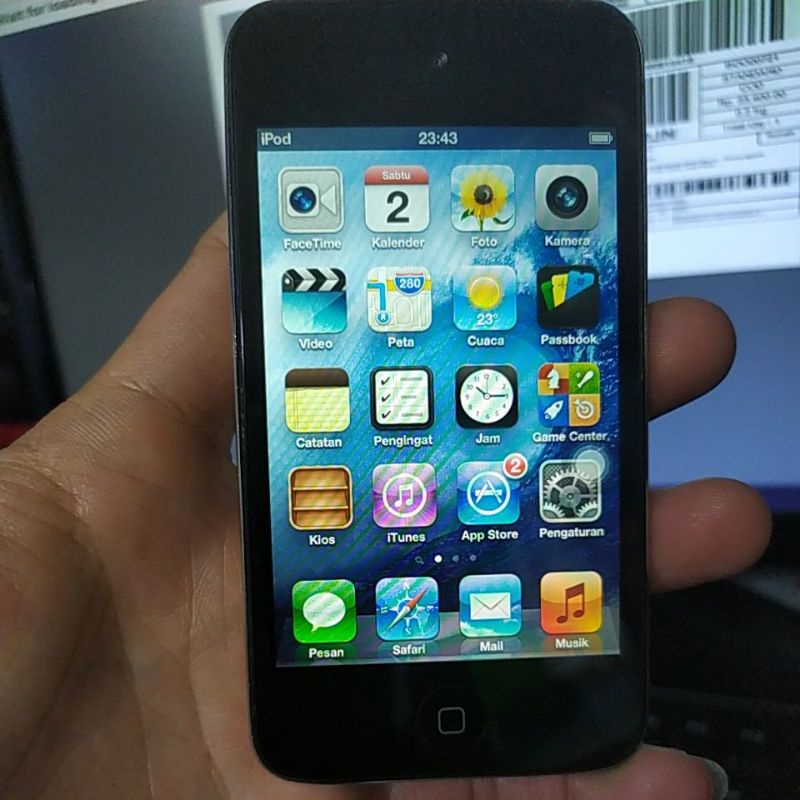 ipod touch 4 8gb lcd cerah normal semua