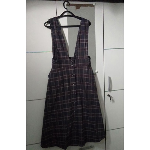 Outer Perempuan Berkancing