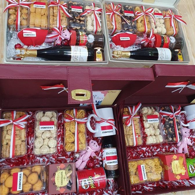 

BOX PAKET HAMPERS HUT RI 17 AGUSTUS INDEPENDENCE DAY SCS543D3