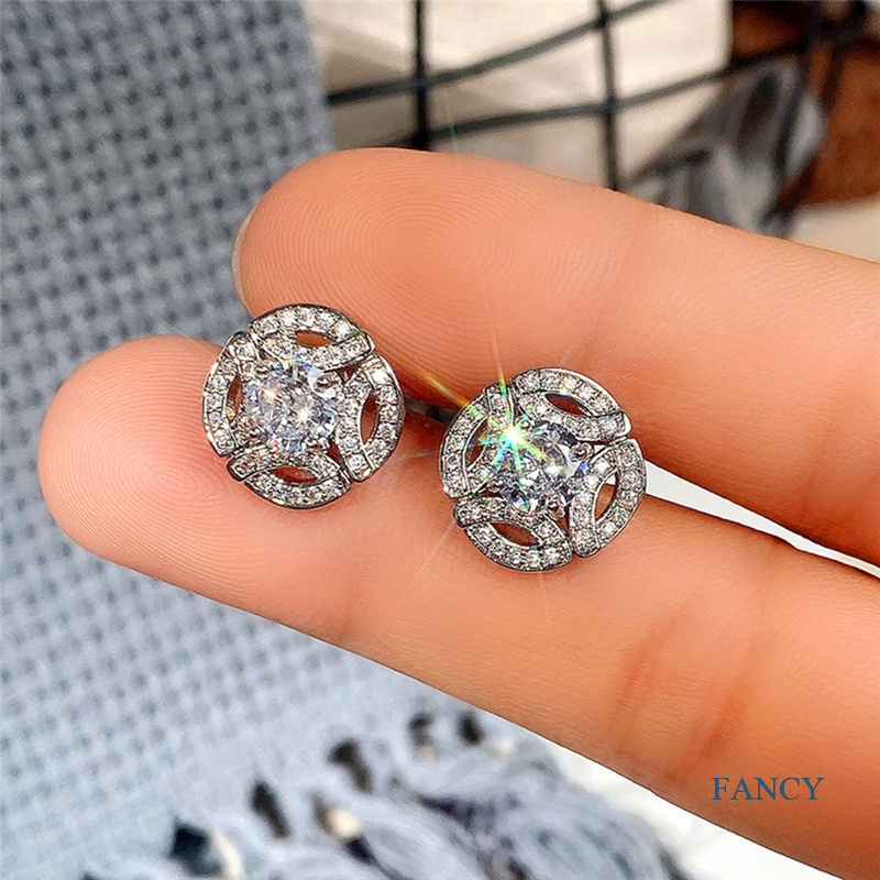 Anting Stud Bentuk Bulat Aksen Cubic Zirconia Untuk Wanita