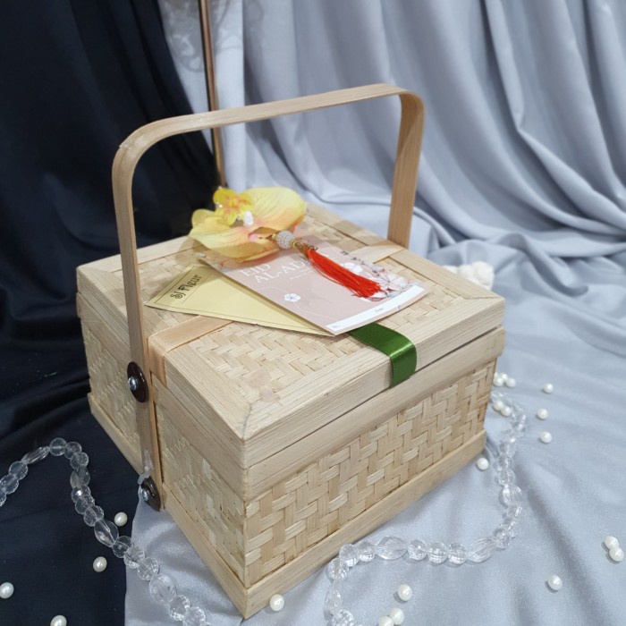 

Box paket hampers lebaran haji idul adha parcel 35