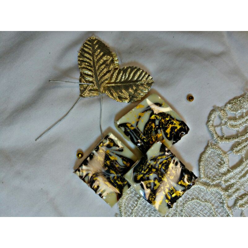 

Lovable - Coklat Marble Putih