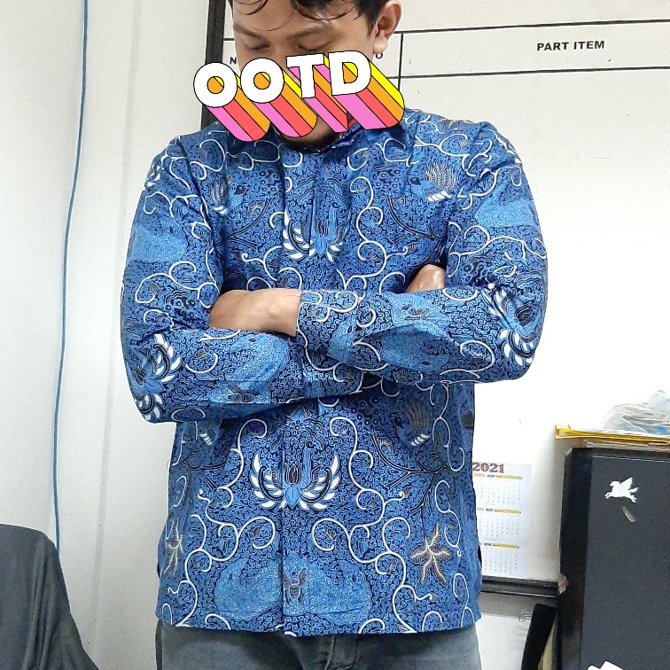 Rakabuming Rajasakti Kemeja Batik Eksklusive Panjang Katun Cabut Kemeja Batik Warna Navy Biru