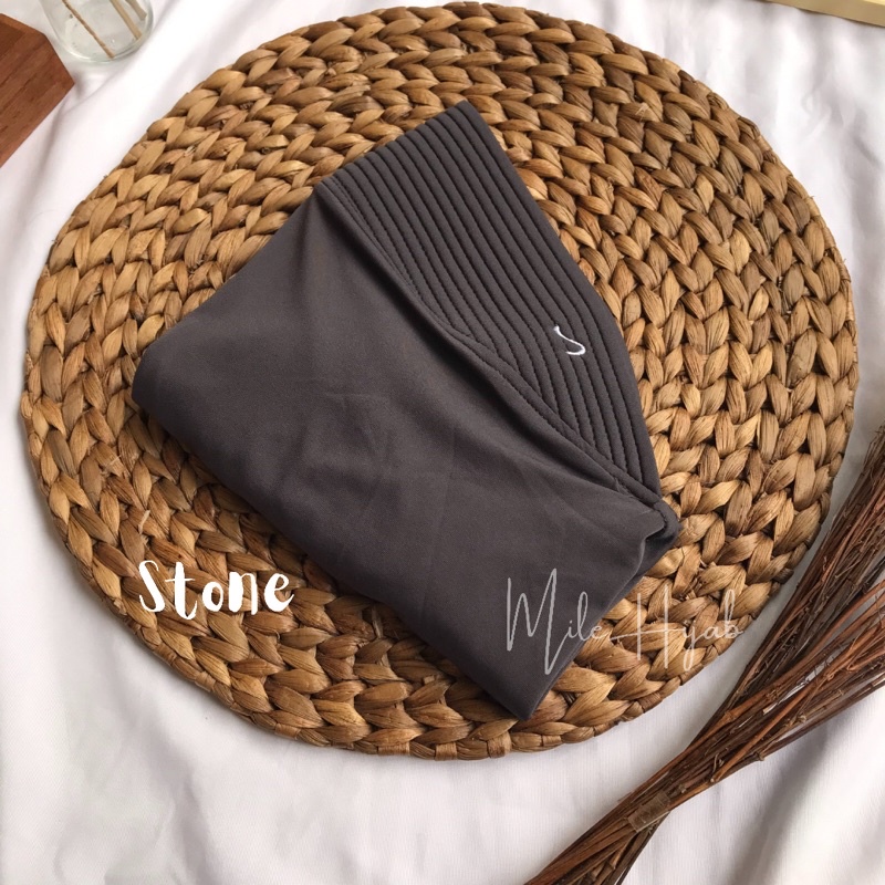 Bergo Hamidah Jilbab Jersey Menutup Dada Kerudung Olahraga Instan Premium-Stone