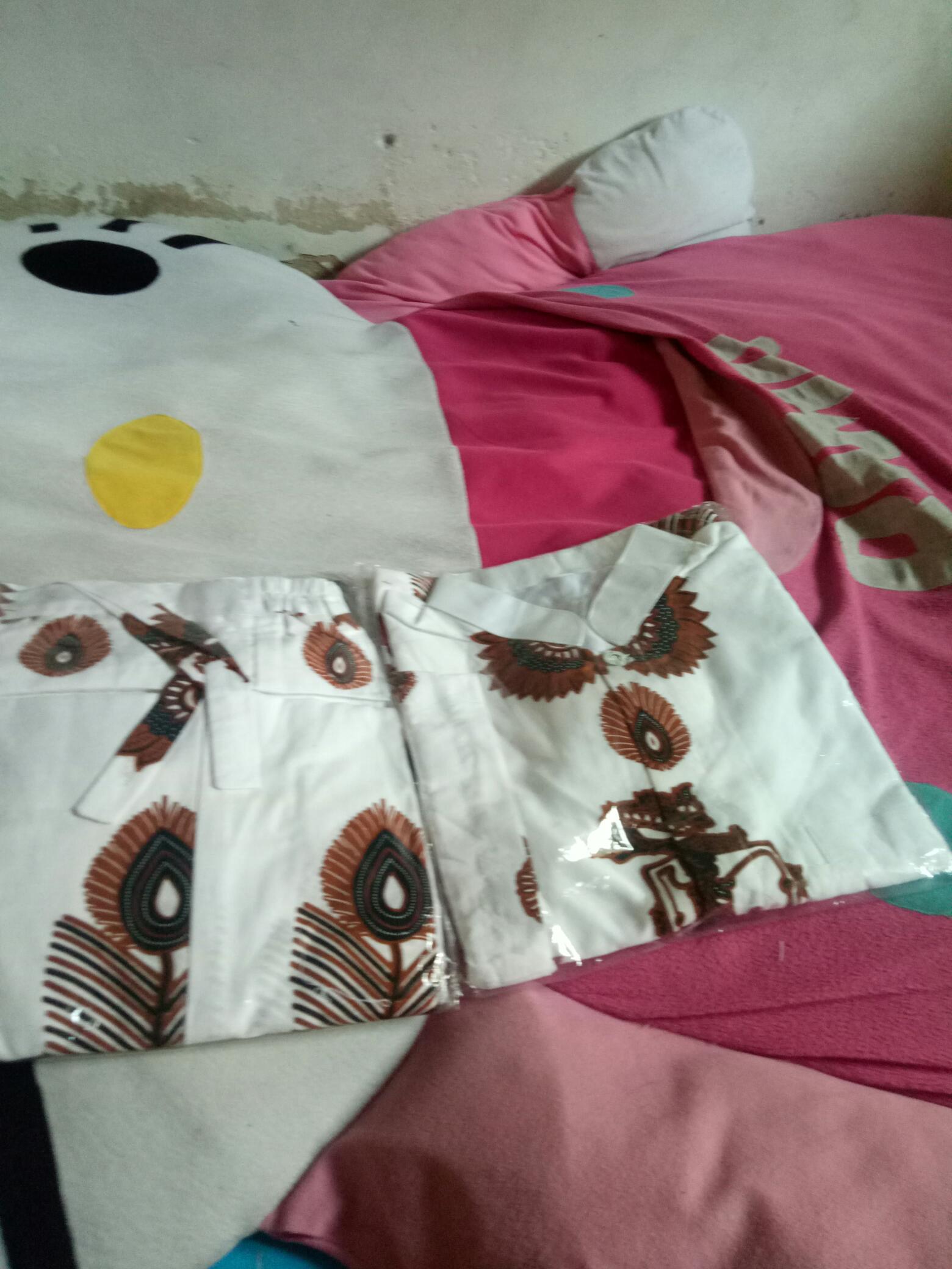 Setelan Celanasarung Batik Solo