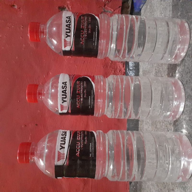 AIR AKI MERAH YUASA AIR ACCU ZUUR YUASA 1 LITER

