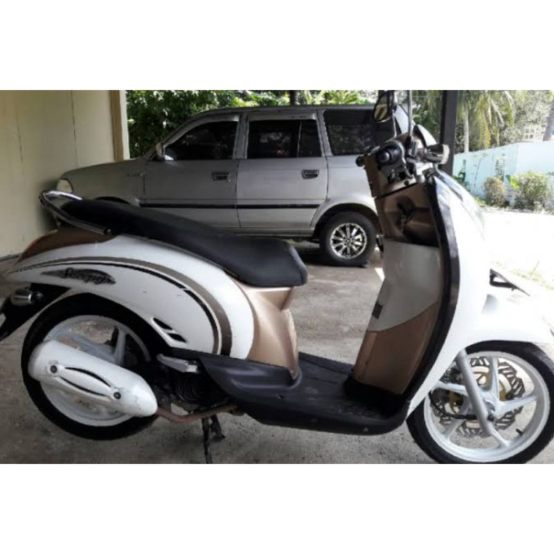 Striping Scoopy 2010