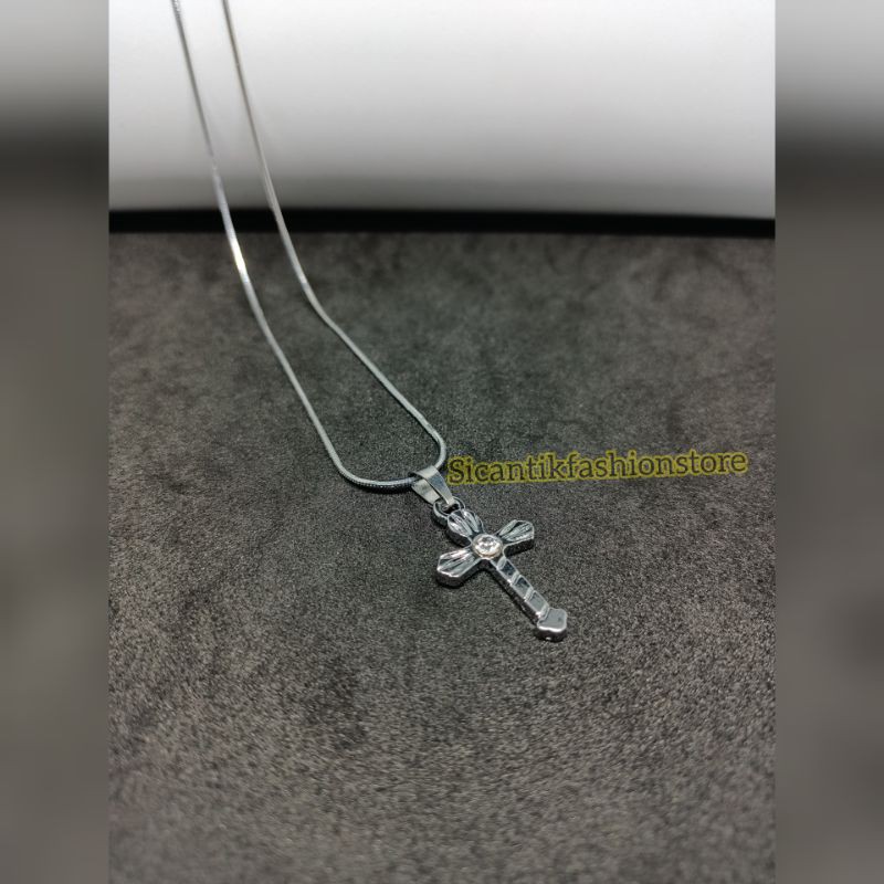 Kalung Titanium liontin Salib silver Titanium anti Karat tidak luntur Perhiasan wanita/pria bagus