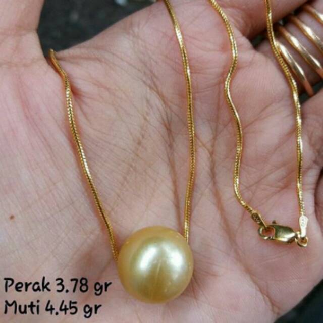 Kalung perak lapis emas dengan mutiara air laut