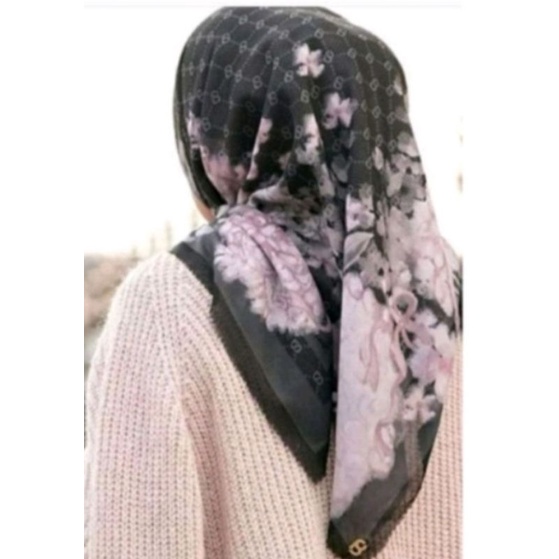 Preloved Hydrangea Noir Buttonscarves