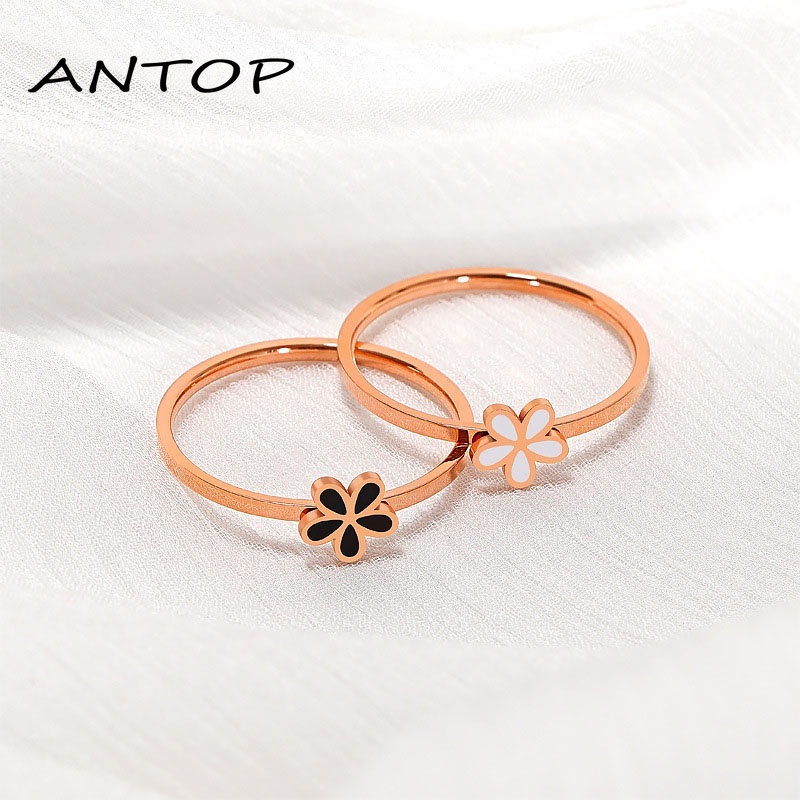 Korea Cincin Titanium Daisy Kecil Bunga Hitam Putih Cincin Bunga Fashion Kepribadian ANTOP