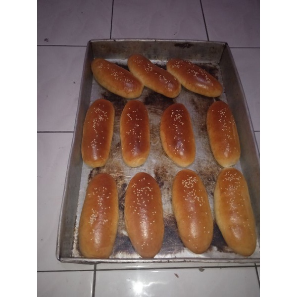

ROTI HOTDOG 10/15 PCS.(UKURAN 16 CM)PESAN PAGI DI KIRIM SORE JunDW