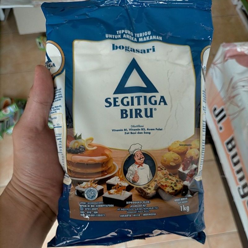

tepung segitga biru premium