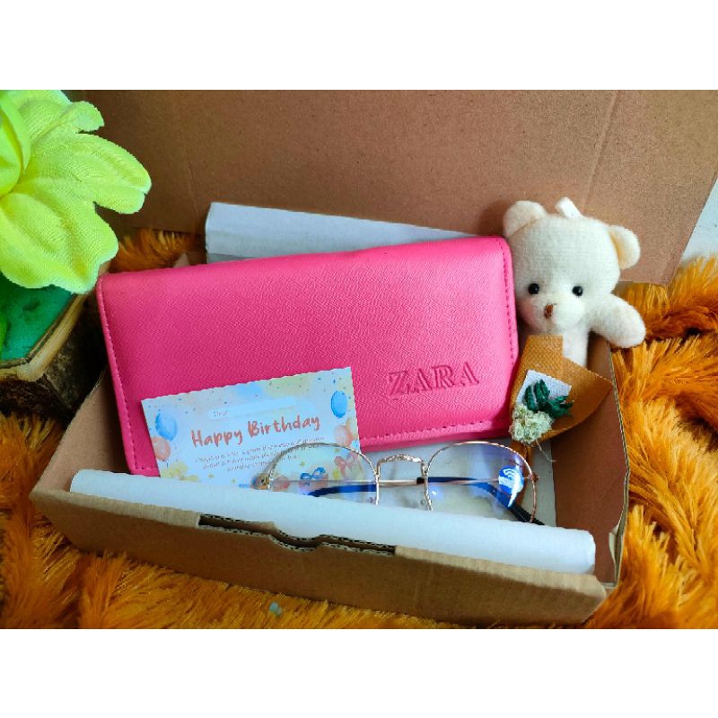 paket hampers kado ulang tahun dompet kipas kacamata murah