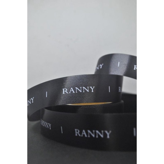

label satin import