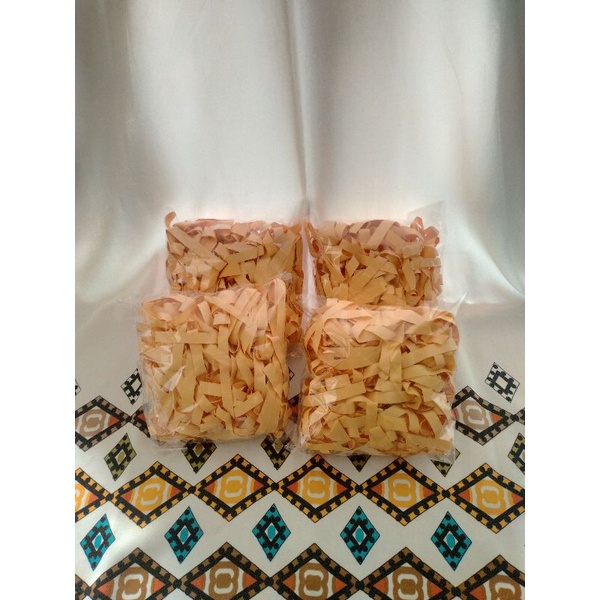 

(20gr) Kertas cacah/Kertas serut/Kertas suwir/Shredder paper Isian hampers-Packaging