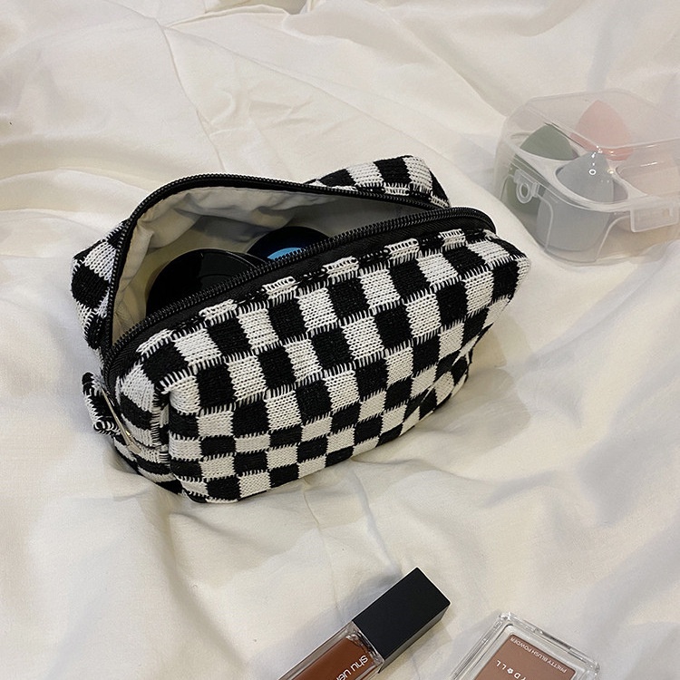 KOREAN CHECKERBOARD KNITTED MAKE UP BAG / POUCH KOSMETIK / TAS MAKE UP BAG / KOTAK PENSIL KOREA