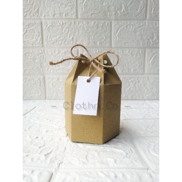 

Gift Box | Kemasan Packaging Hexagon / Lantern untuk Wedding Gift, Birthdah Gift, Cookies, Olshop, dll