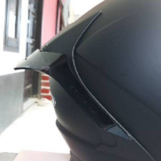 Spoiler helm zeus 813