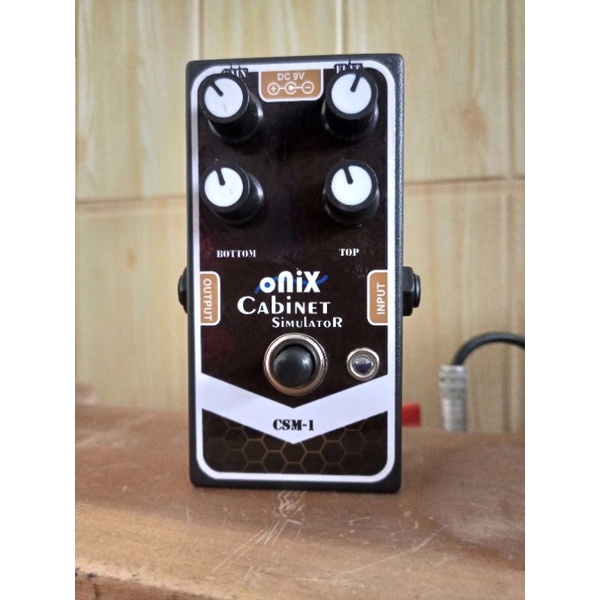 Efek Gitar Stompbox  Onix Cabinet Simulator 
Bonus KLIP BATERAI  DC9V POLARITAS negative Center